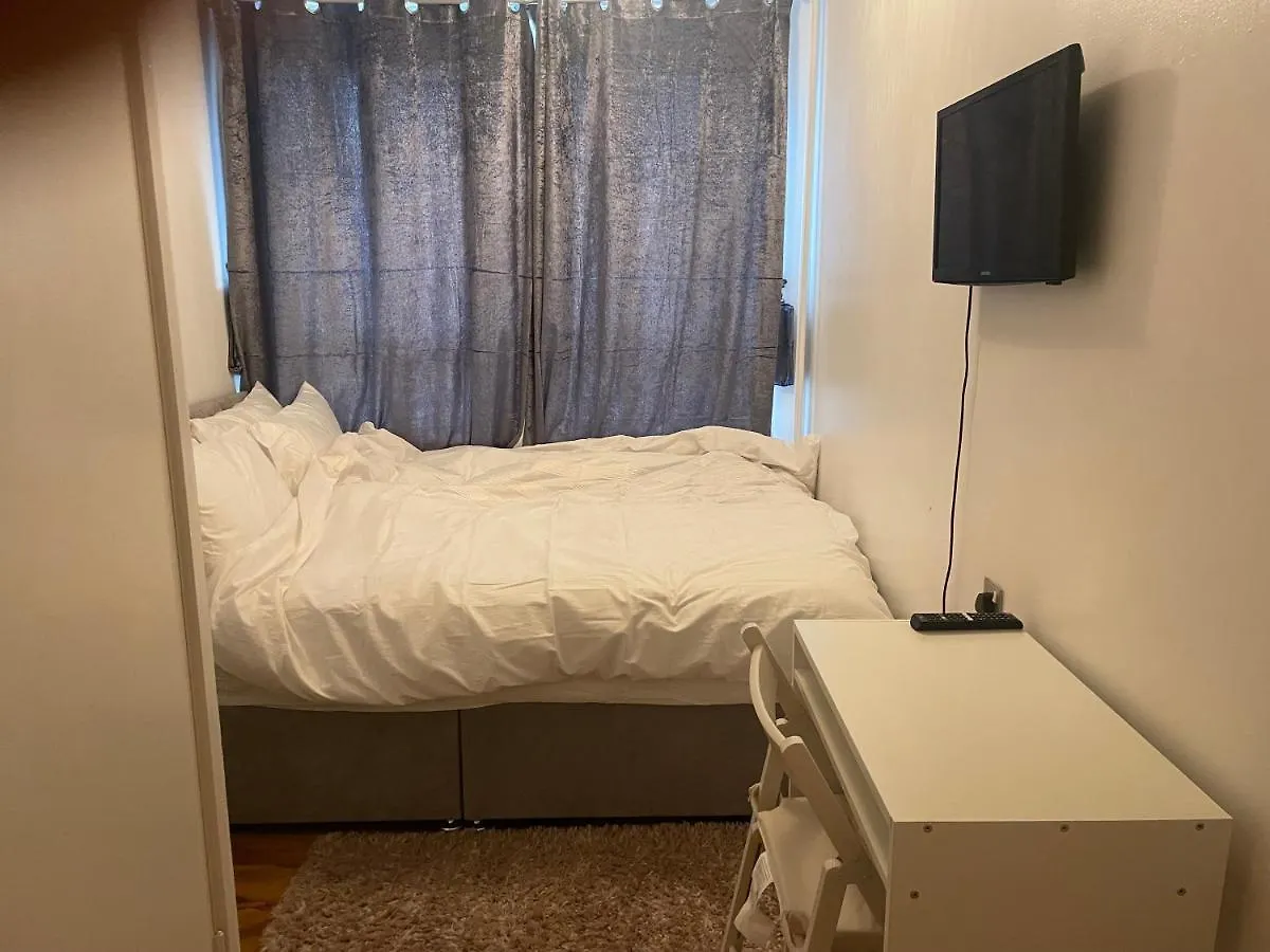 לונדון Two Bedroom Flat In Greenwich Near The 02 דירה